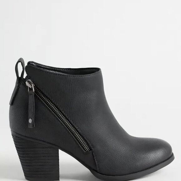 NEW Torrid Side Zip Heel Bootie 11WW - Picture 2 of 3